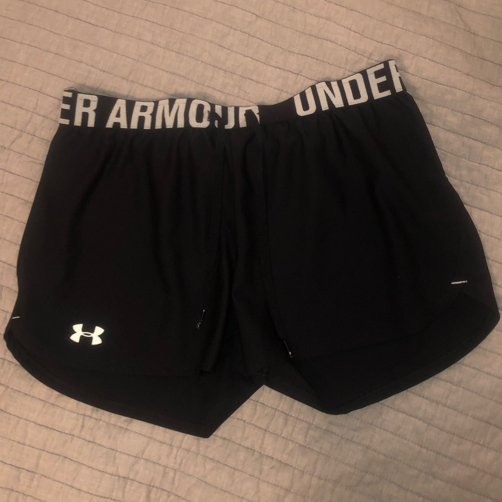 Black Under Armour shorts